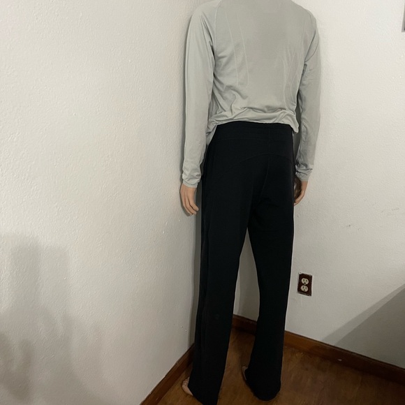 Men. Lululemon Kung Fu heathered Pants Black - Picture 5 of 15